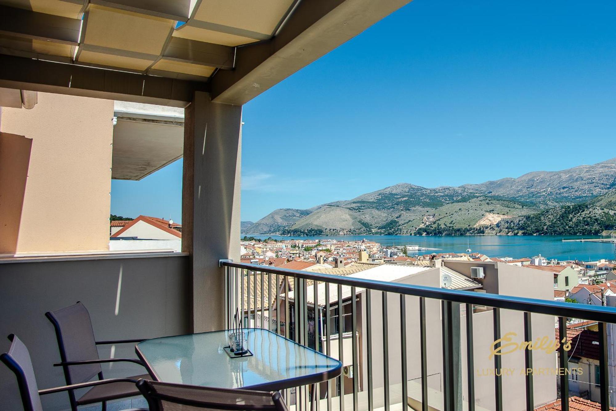 Emily'S Luxury Apartments Αργοστόλι Εξωτερικό φωτογραφία