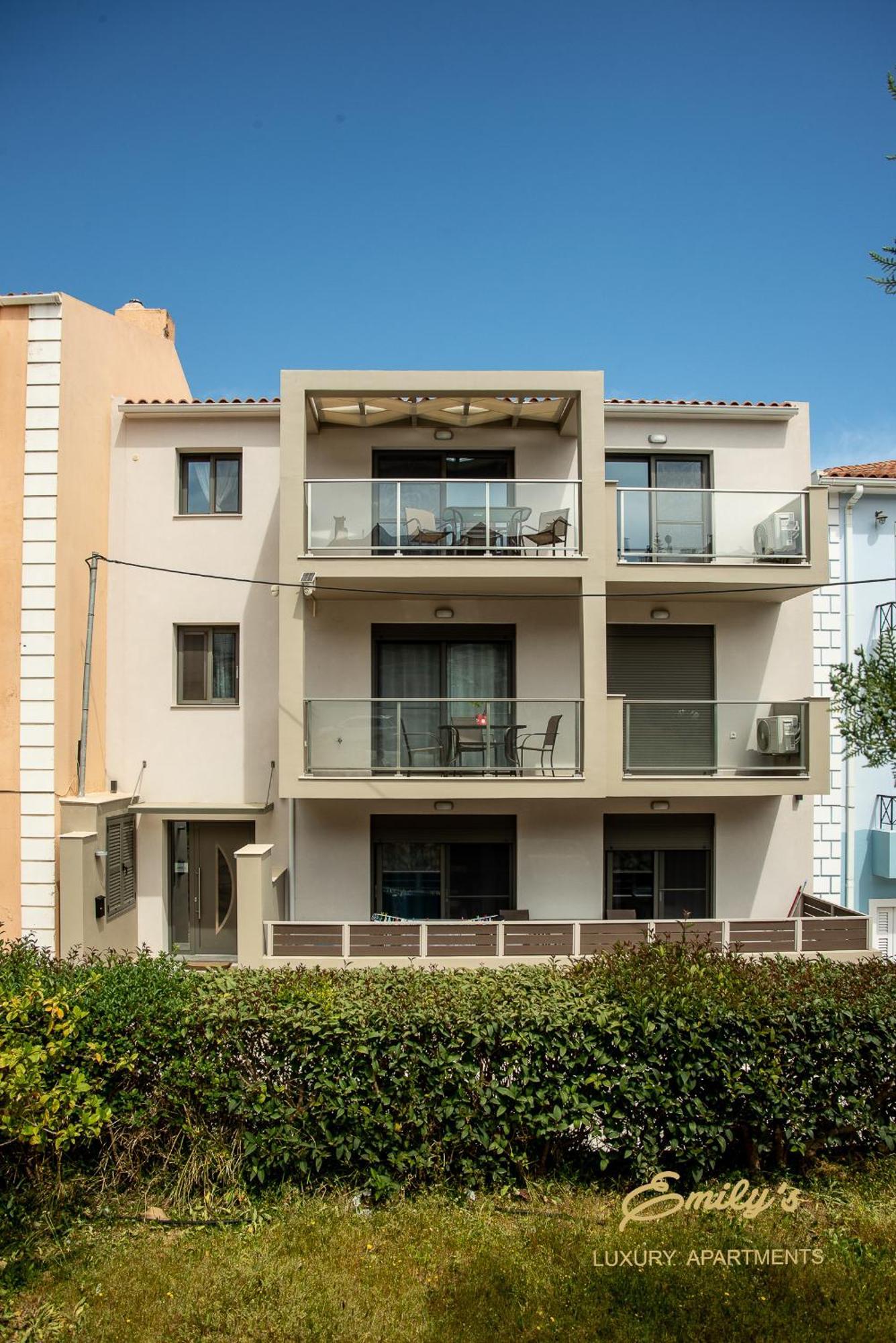 Emily'S Luxury Apartments Αργοστόλι Εξωτερικό φωτογραφία