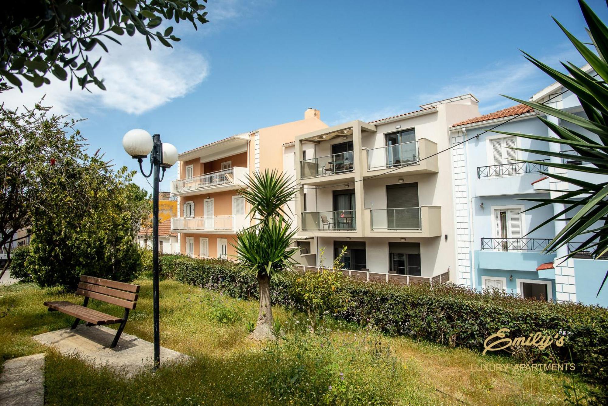 Emily'S Luxury Apartments Αργοστόλι Εξωτερικό φωτογραφία