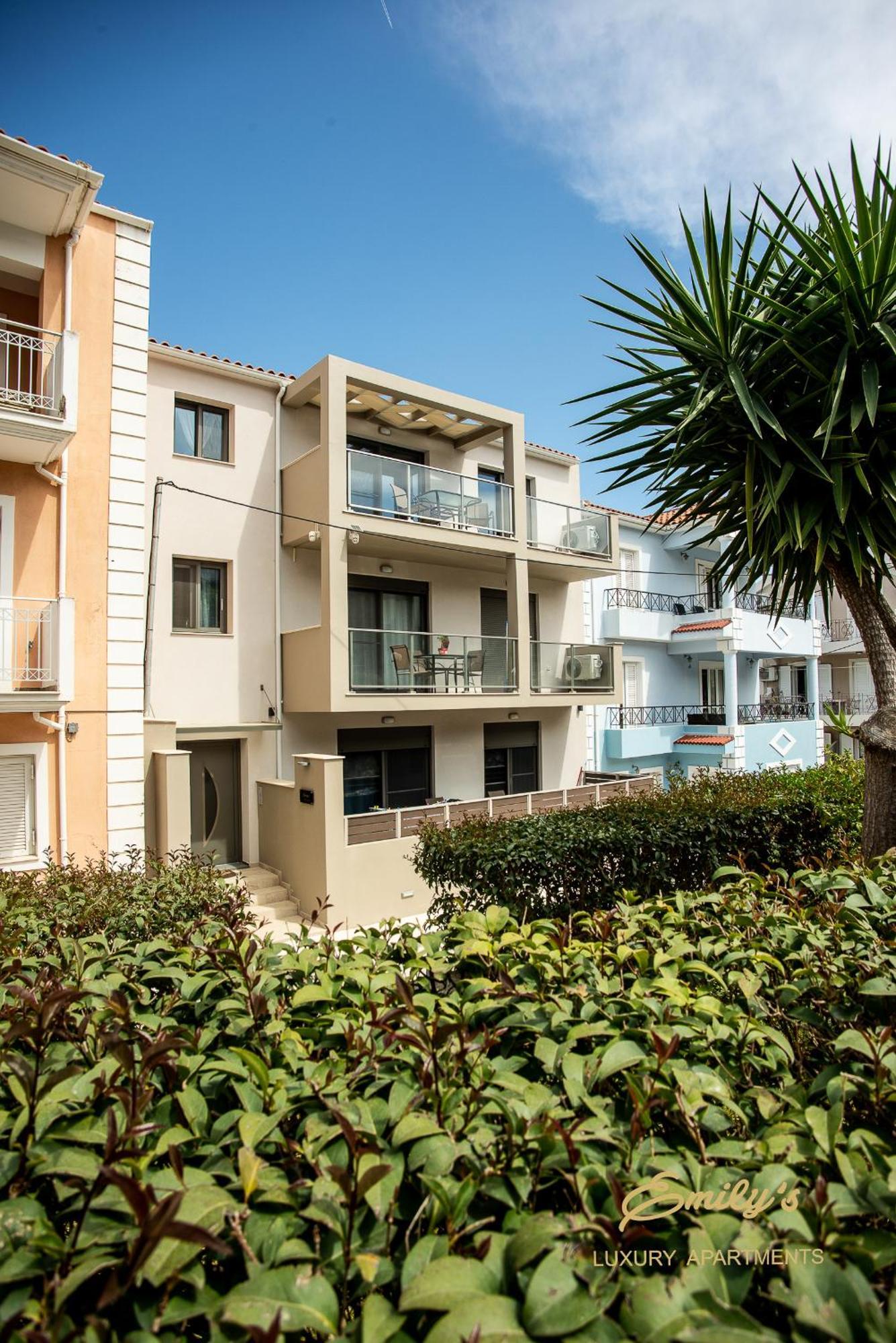 Emily'S Luxury Apartments Αργοστόλι Εξωτερικό φωτογραφία