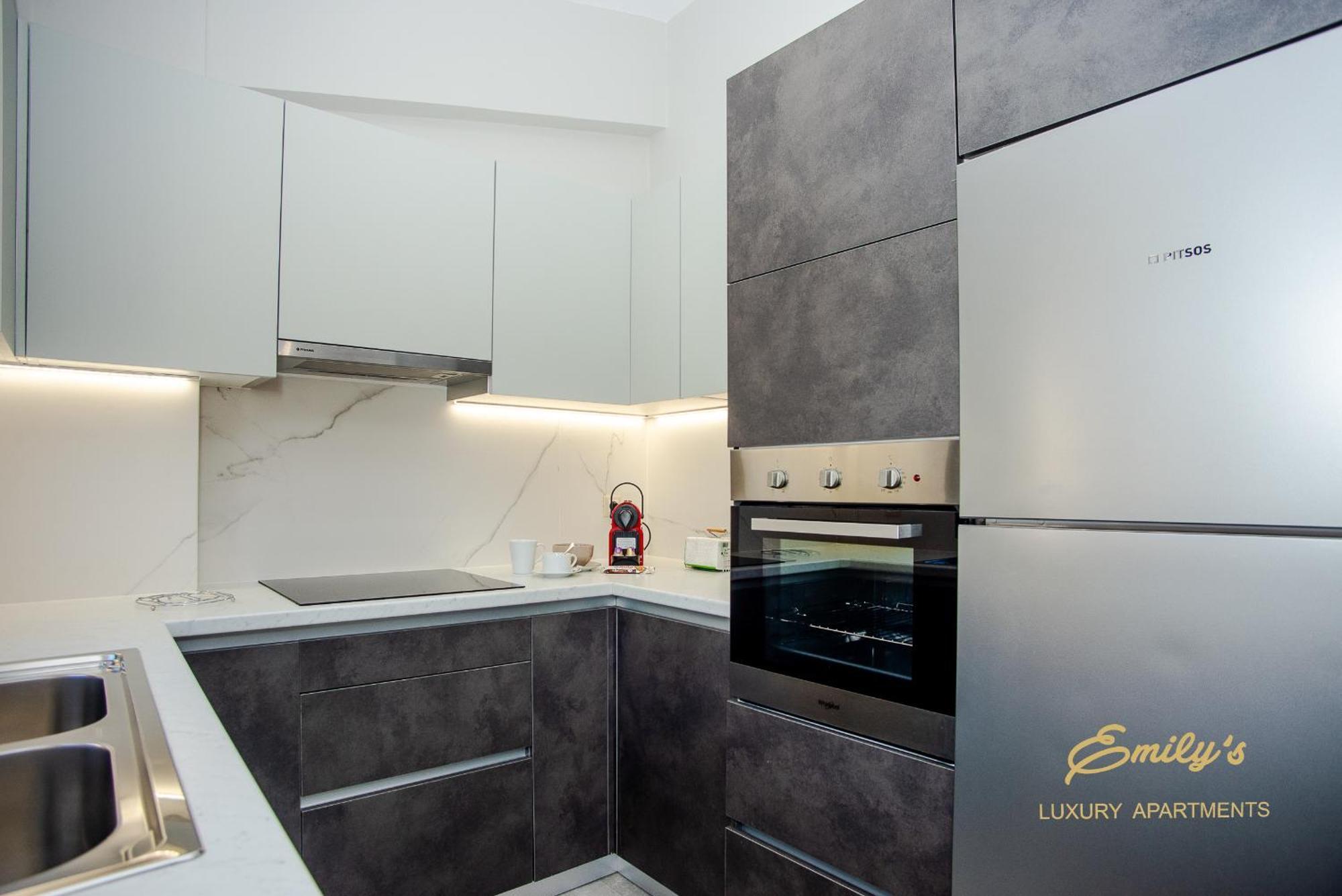 Emily'S Luxury Apartments Αργοστόλι Εξωτερικό φωτογραφία