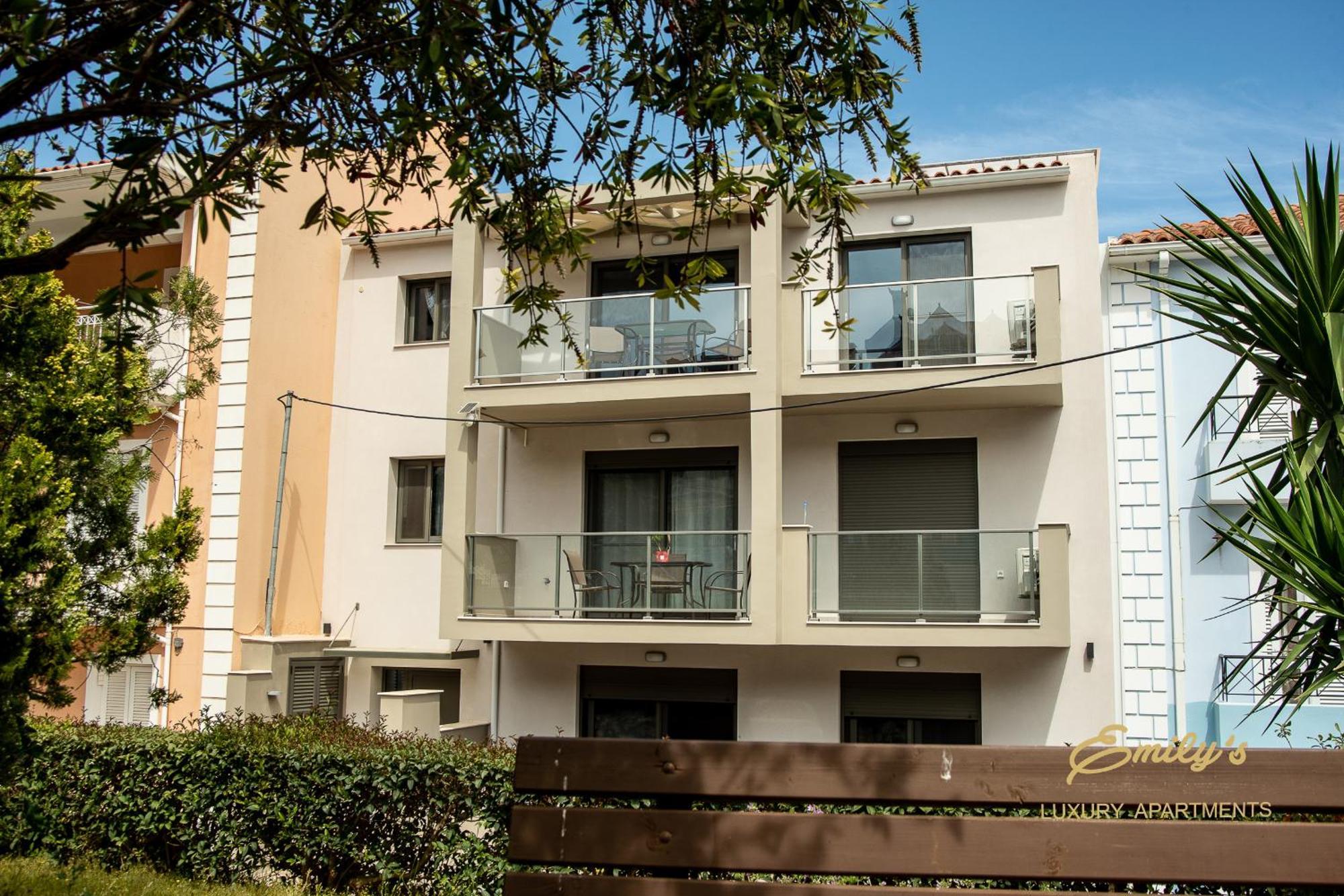 Emily'S Luxury Apartments Αργοστόλι Εξωτερικό φωτογραφία