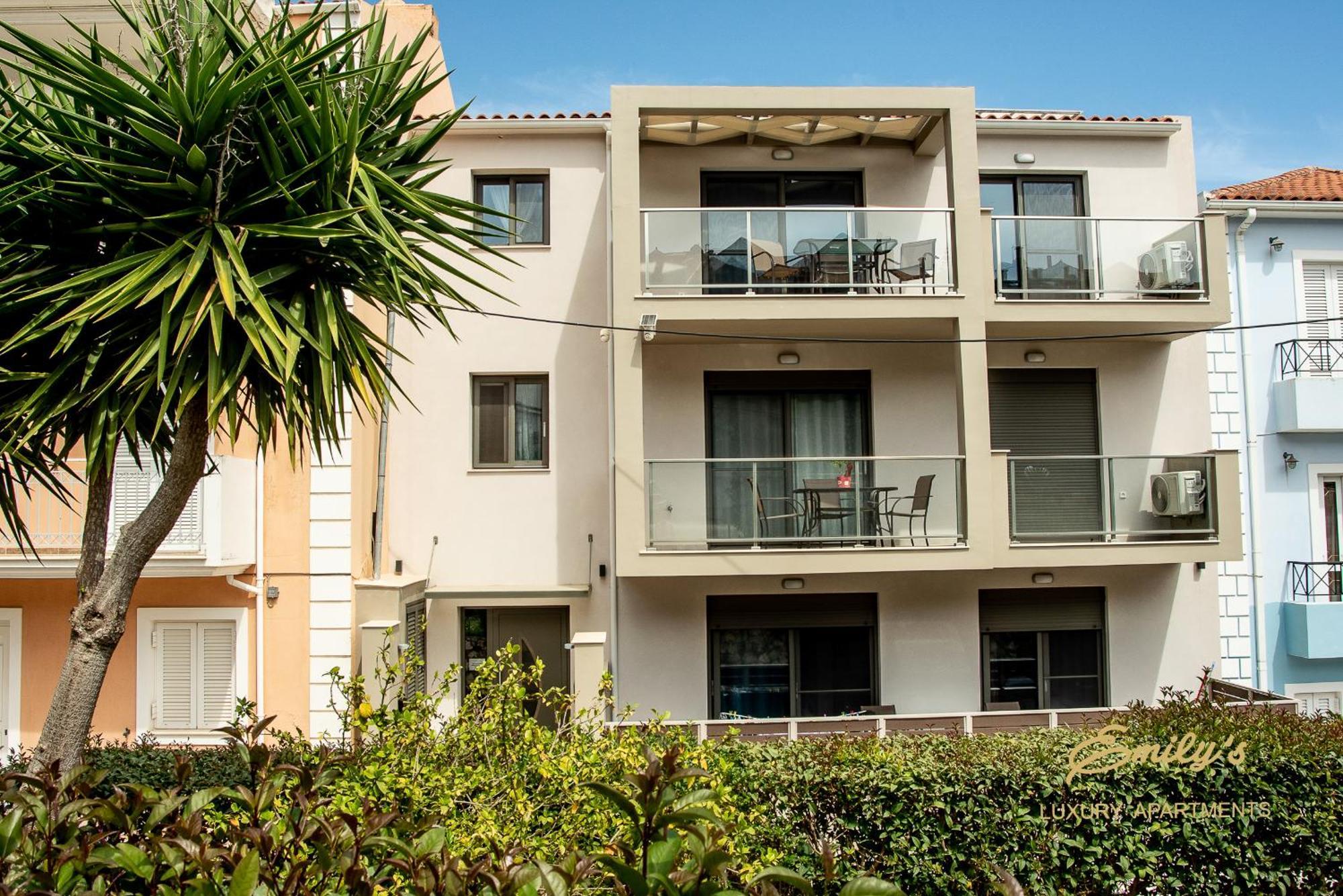 Emily'S Luxury Apartments Αργοστόλι Εξωτερικό φωτογραφία