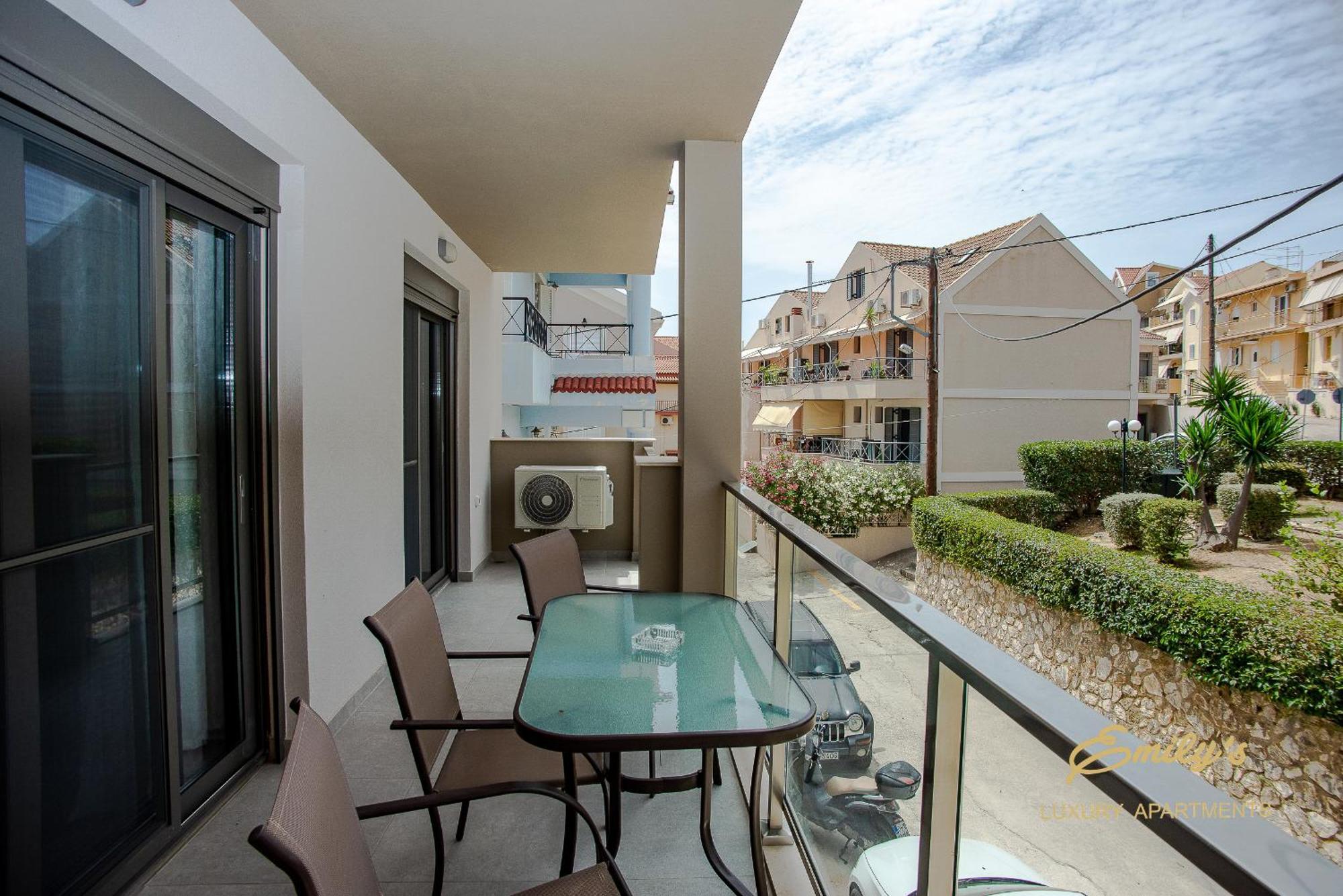 Emily'S Luxury Apartments Αργοστόλι Εξωτερικό φωτογραφία