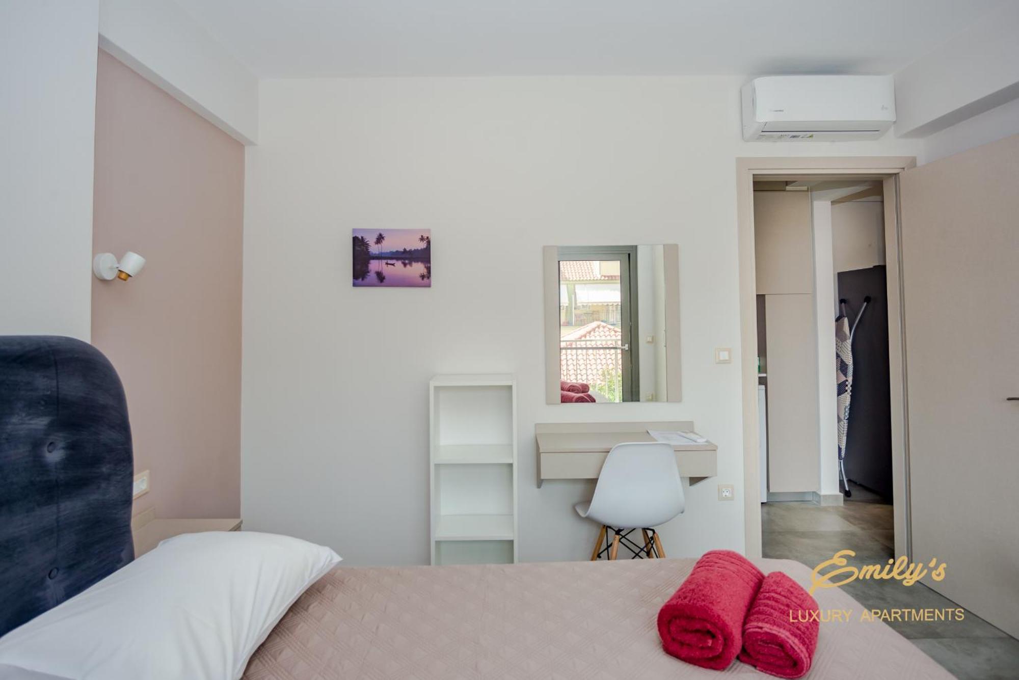 Emily'S Luxury Apartments Αργοστόλι Εξωτερικό φωτογραφία