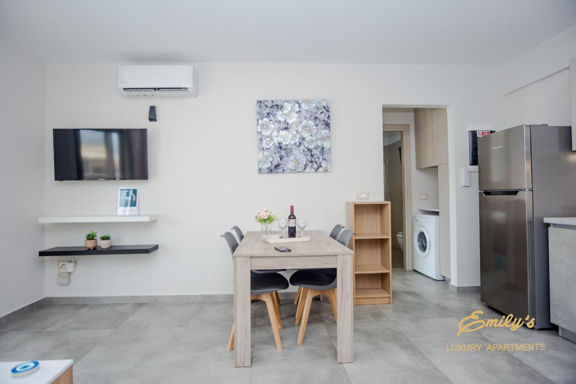 Emily'S Luxury Apartments Αργοστόλι Εξωτερικό φωτογραφία