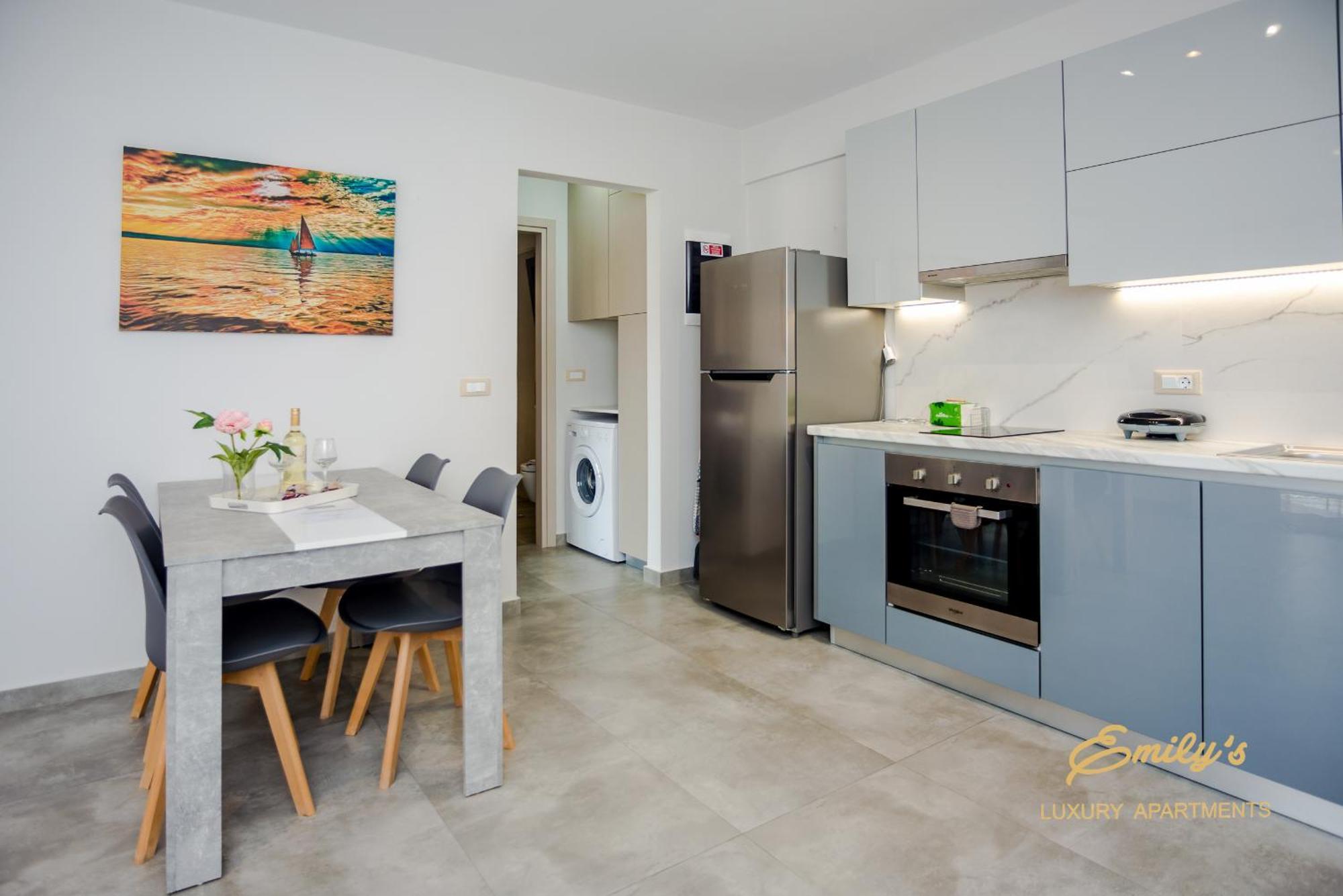 Emily'S Luxury Apartments Αργοστόλι Εξωτερικό φωτογραφία