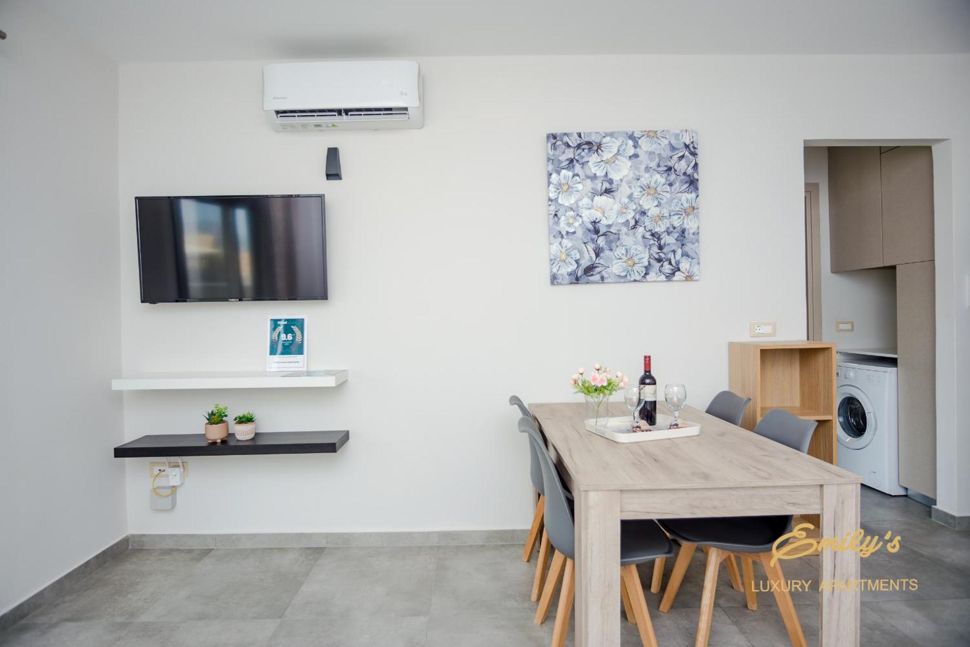 Emily'S Luxury Apartments Αργοστόλι Εξωτερικό φωτογραφία